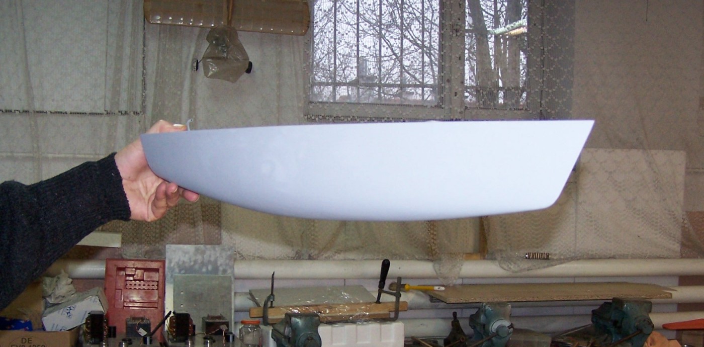 1.jpg (188.47 KiB) Przejrzano 14941 razy Kadłub gotowy do malowania