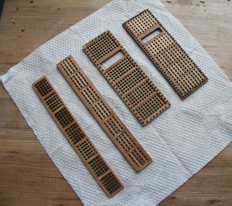 resize_677.jpg (212.22 KiB) Przejrzano 8904 razy dwa rodzaje gretingów (ten drugi wg zasady 1:1 - szerokość listwy = szerokości oczka)