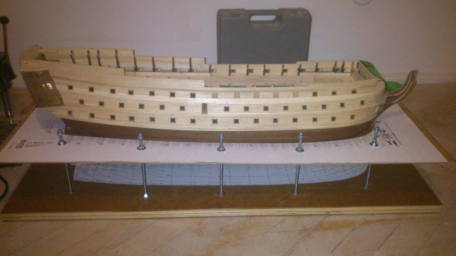 DSC_0092.jpg (119.18 KiB) Przejrzano 7432 razy Victory w stoczni od La Belle.