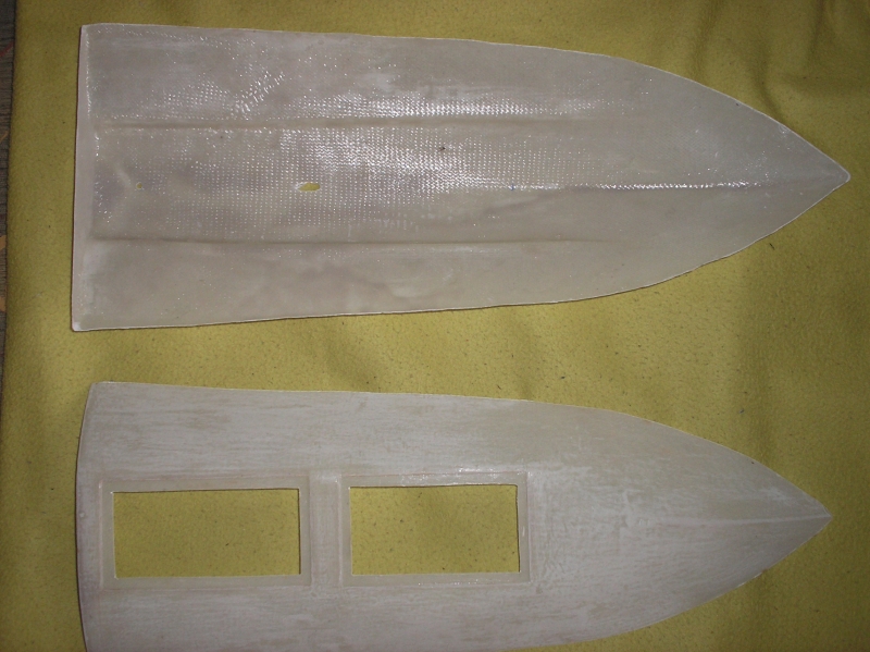kadłub połowki.jpg (339.03 KiB) Przejrzano 10375 razy Góra wstępnie zmatowiona.