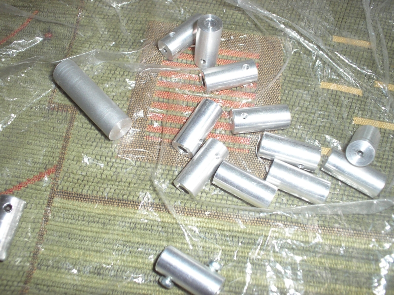 fi4 na fi2 , skręcane śrubkami 2.5mm