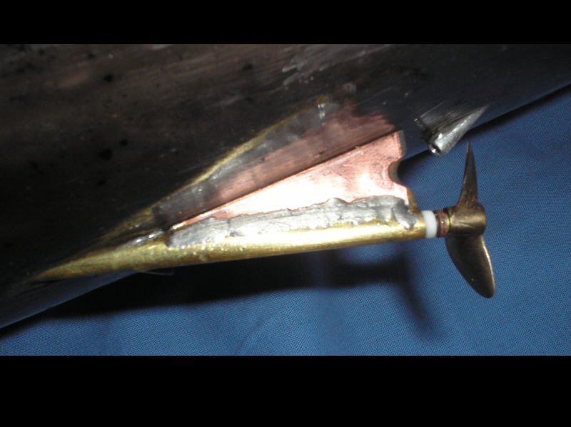 lut.jpg (264.12 KiB) Przejrzano 10364 razy Lut topiłem od nagrzanego elementu. Bez stosowania pasty, tylko wyczyszczenie papierem ściernym i odtłuszczenie ekstrakcyjną.