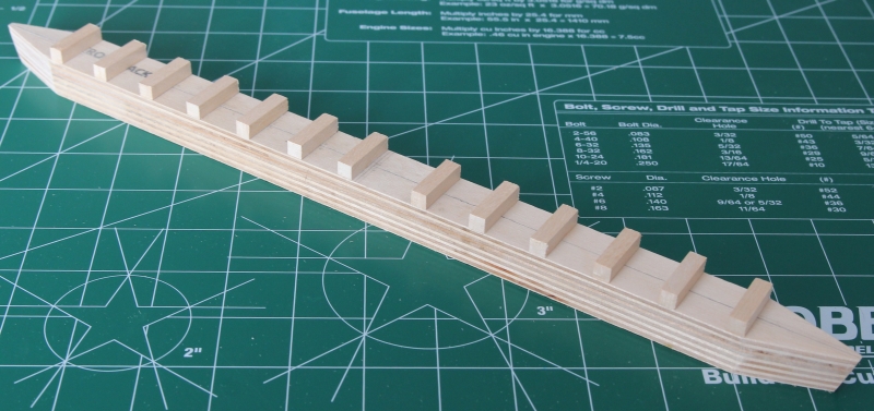 IMG_7013s.jpg (255.6 KiB) Przejrzano 14247 razy Baza z listwami stabilizującymi