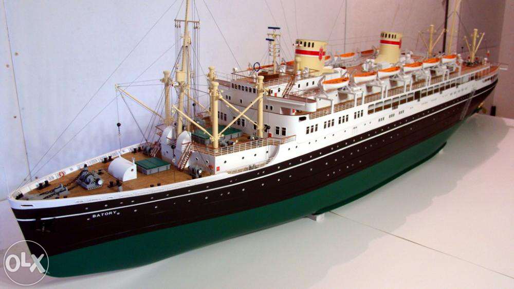 185345777_1_1000x700_model-statku-pasazerskiego-ms-batory-w-skali-1100-l160cm-kolobrzeg.jpg