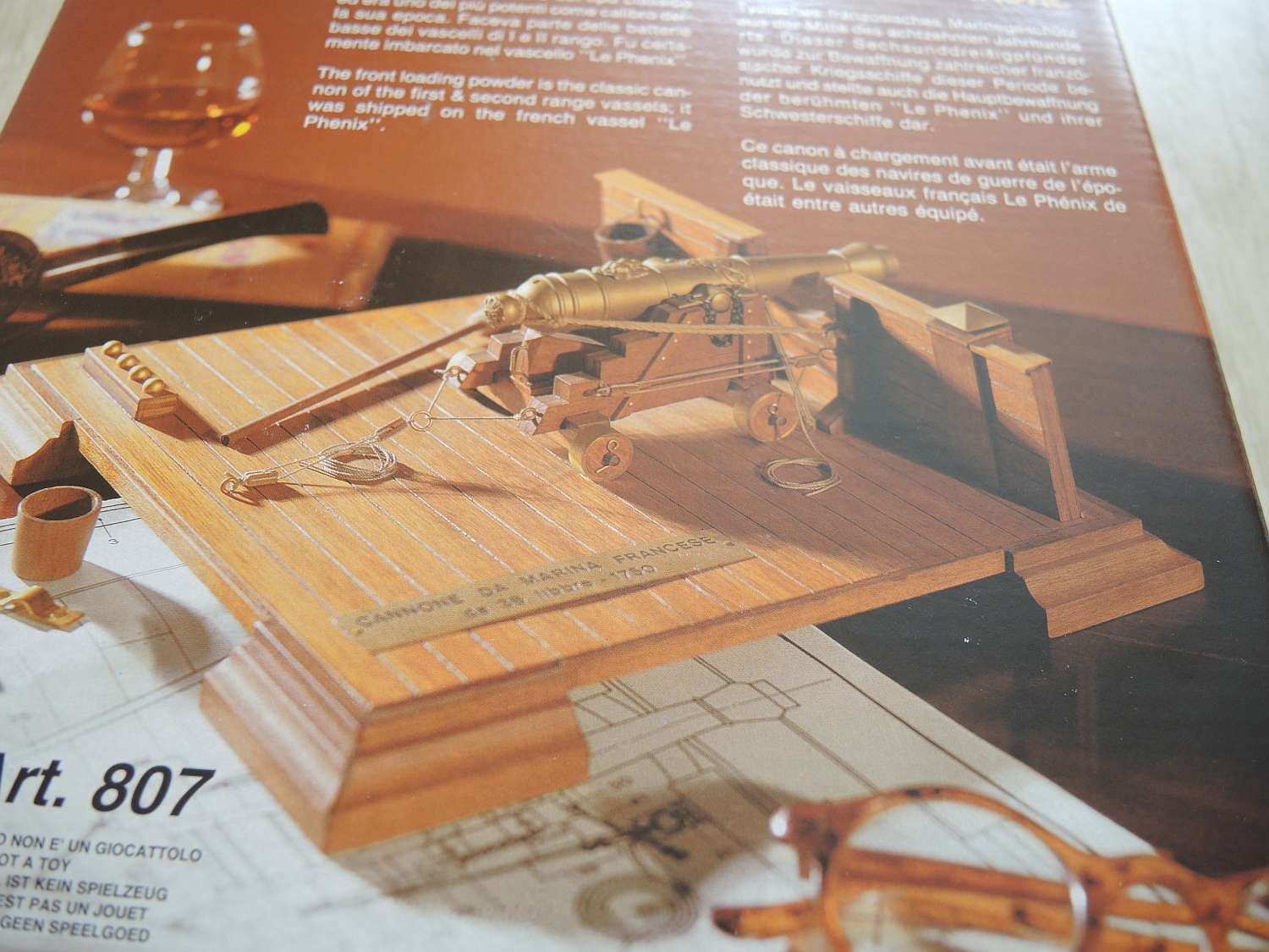 c01.jpg (171.83 KiB) Przejrzano 12073 razy Docelowy efekt wg instrukcji ma być inny co już jest dziwne (brak drewnianych wzmocnień po bokach lawety i czerwona laweta działa)