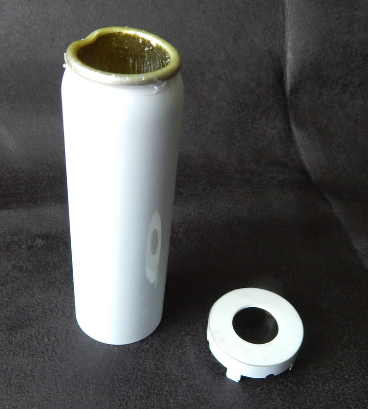 DSCN3728.JPG (185.06 KiB) Przejrzano 6363 razy Materiał to opakowanie po dezodorancie. Akurat znalazłem idealnie pasujące rozmiarem 35mm.