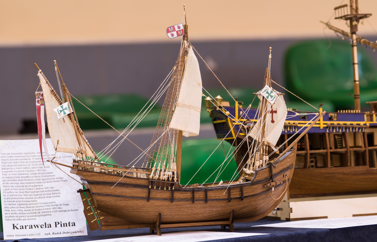 modKol-31.jpg (327.09 KiB) Przejrzano 7613 razy i moja Pinta - pierwszy model w drewnie