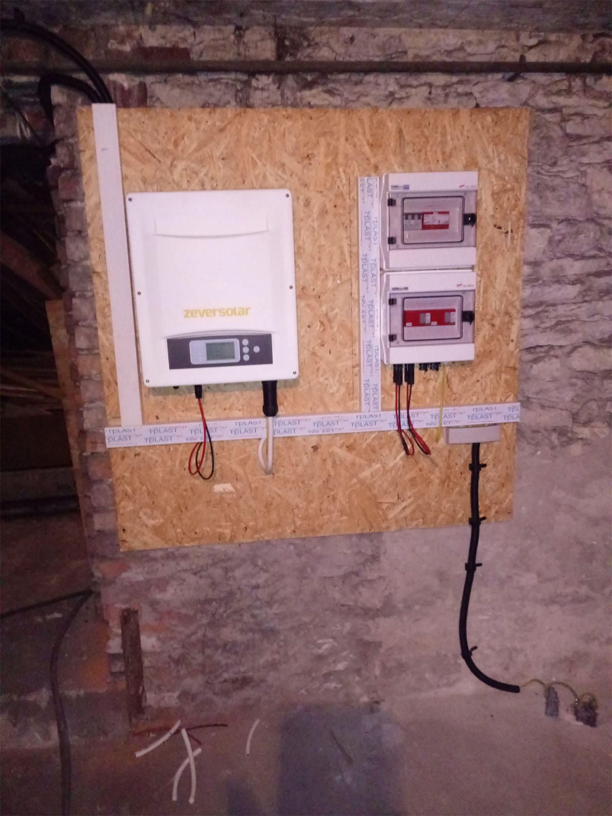 20191007_180816a.jpg (228.26 KiB) Przejrzano 6474 razy Elektrownia w piwnicy.