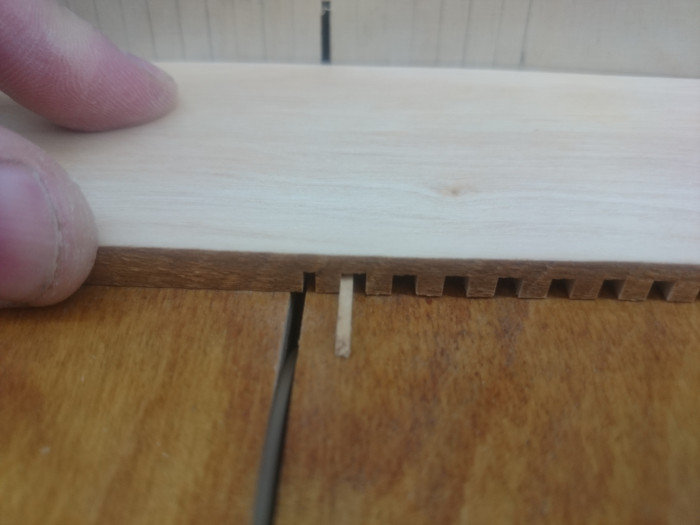 Tarcza grubości 1,5mm. Rzaz  3mm.
