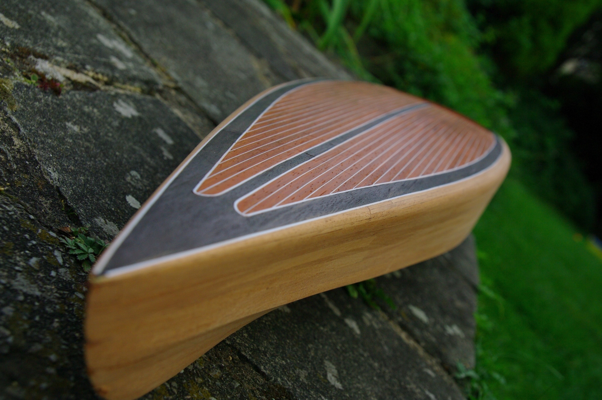 PNTX2606res.JPG (503.23 KiB) Przejrzano 12086 razy Kadlub oklejony Mahoniem i Paduc w 100%