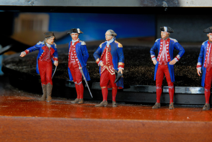 figurines6.jpg